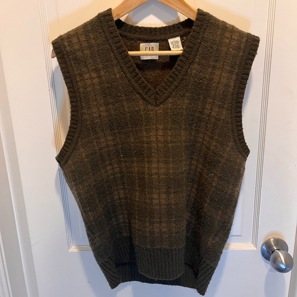 Gap Sweater Vest. SIZE mens large